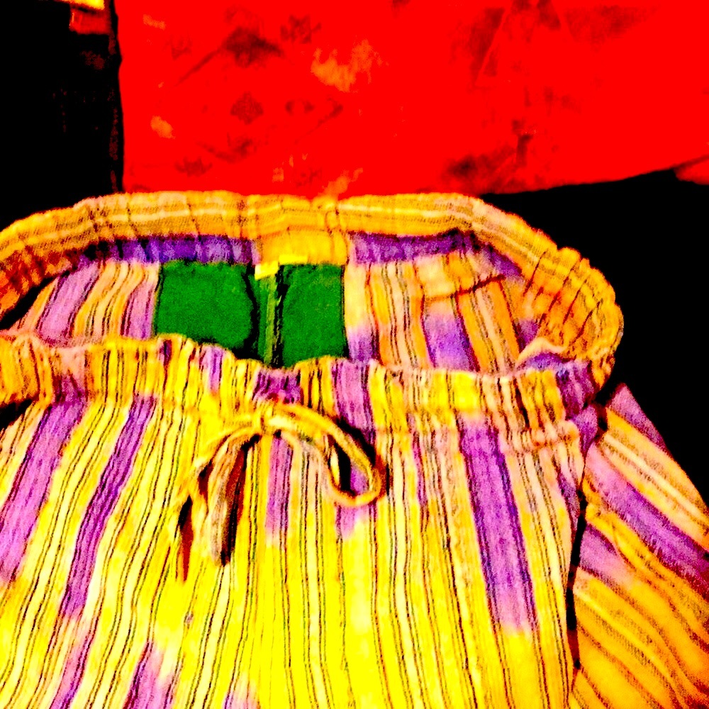 Mens  dress shorts   Guatemala unique 31”-35 marked large Guatemala 100 cotton